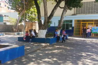 Docentes de Nueva Esparta inician año escolar 2024-2025 con horarios mosaicos