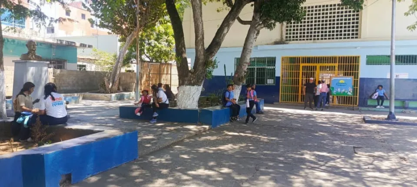 Docentes de Nueva Esparta inician año escolar 2024-2025 con horarios mosaicos