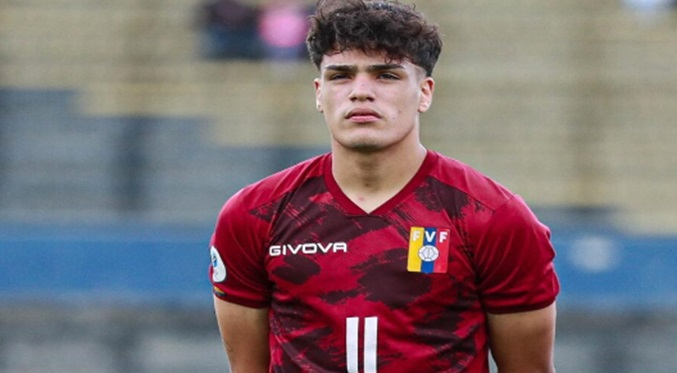 El joven de 18 años entró en la convocatoria del conjunto para la fecha de la Champions de este martes ante Slovan Bratislava.