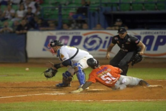 La derrota es un duro golpe para Buddy Bailey y los suyos, ya que los hizo ceder la primera colocación del certamen en beneficio de Magallanes y La Guaira, quienes ahora comandan la tabla con 0.5 juegos de ventaja sobre Tigres.