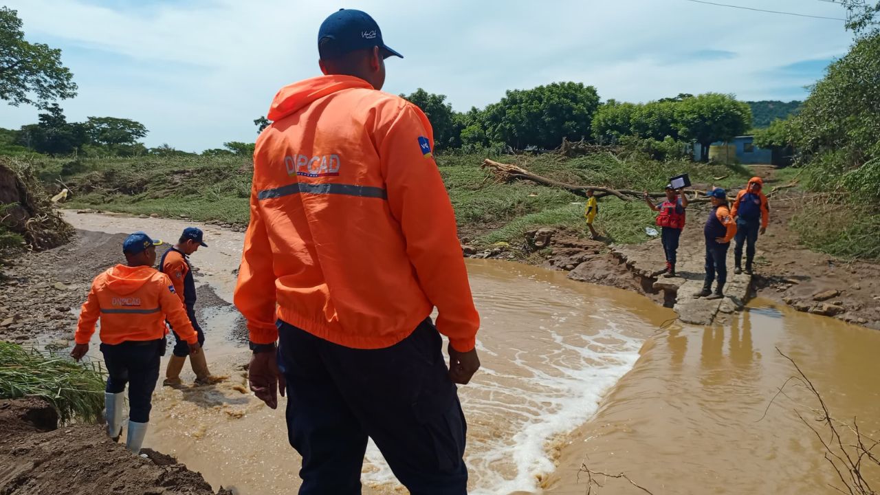 Intensas lluvias mantienen en alerta a las autoridades de Falcón