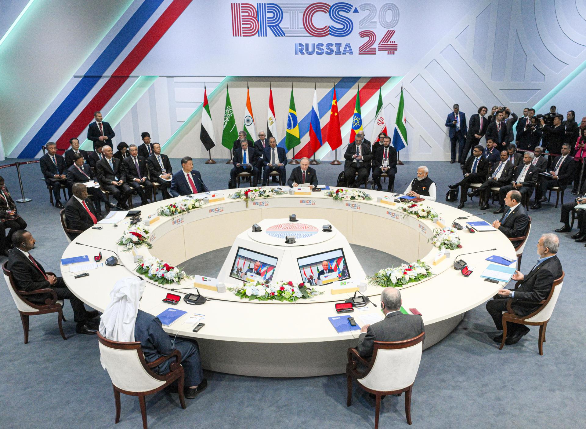 Lula en cumbre Brics: Ha llegado el momento de crear sistema de pagos alternativos