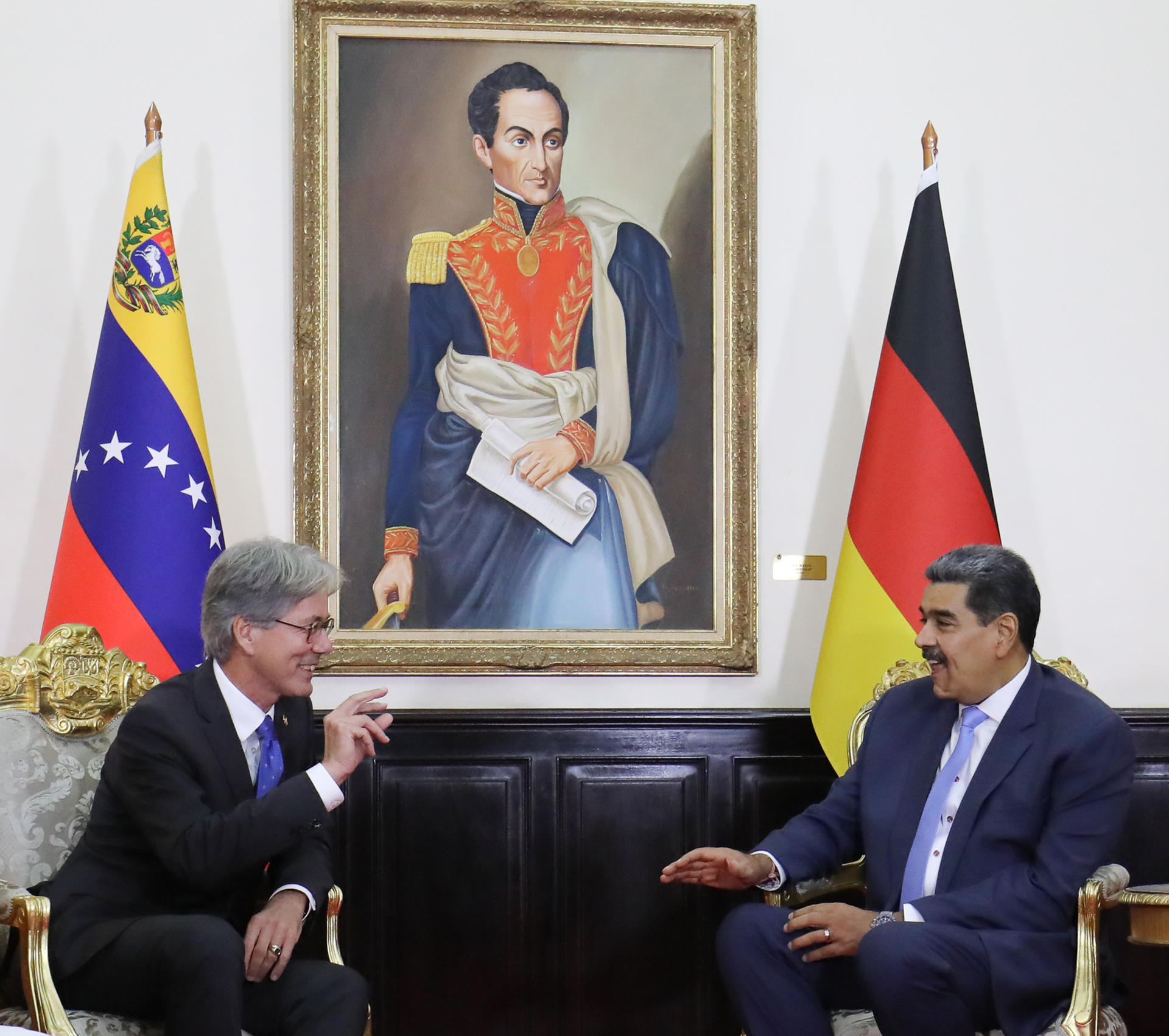 Maduro recibe cartas credenciales de embajadores de Alemania y Japón