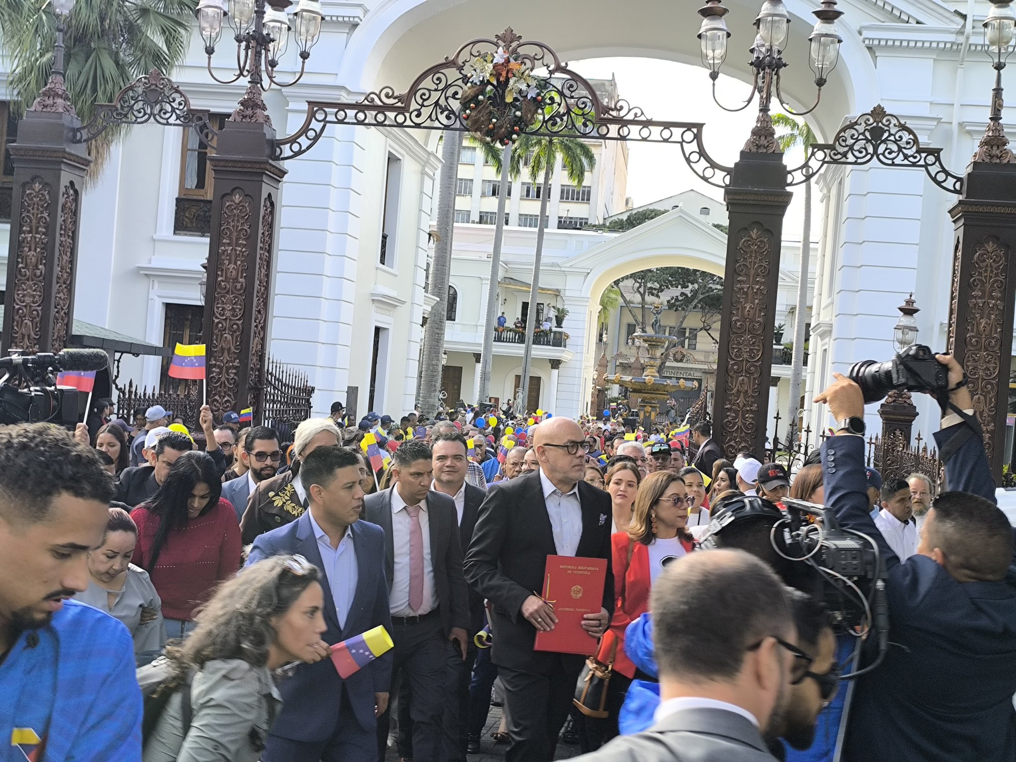 Ley contra quienes apoyen sanciones es “inconstitucional” y “asfixiante” de la libertad de expresión, señalan expertos 