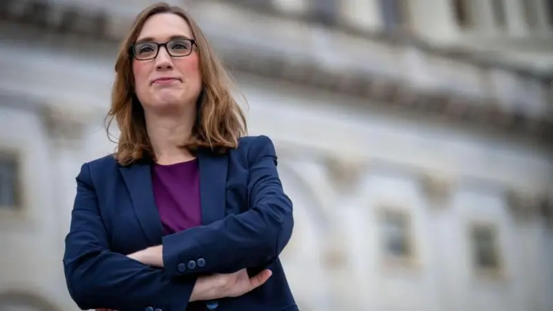 Sarah McBride, la primera persona trans en llegar al Congreso de EE.UU. y a quien sus colegas le prohíben usar el baño de mujeres