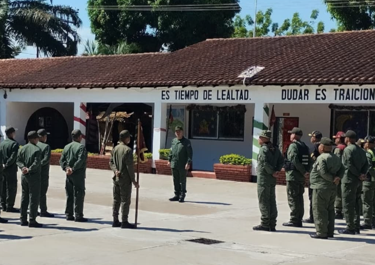 Detienen en Amazonas a 10 militares por permitir ingreso de aeronaves desde Brasil