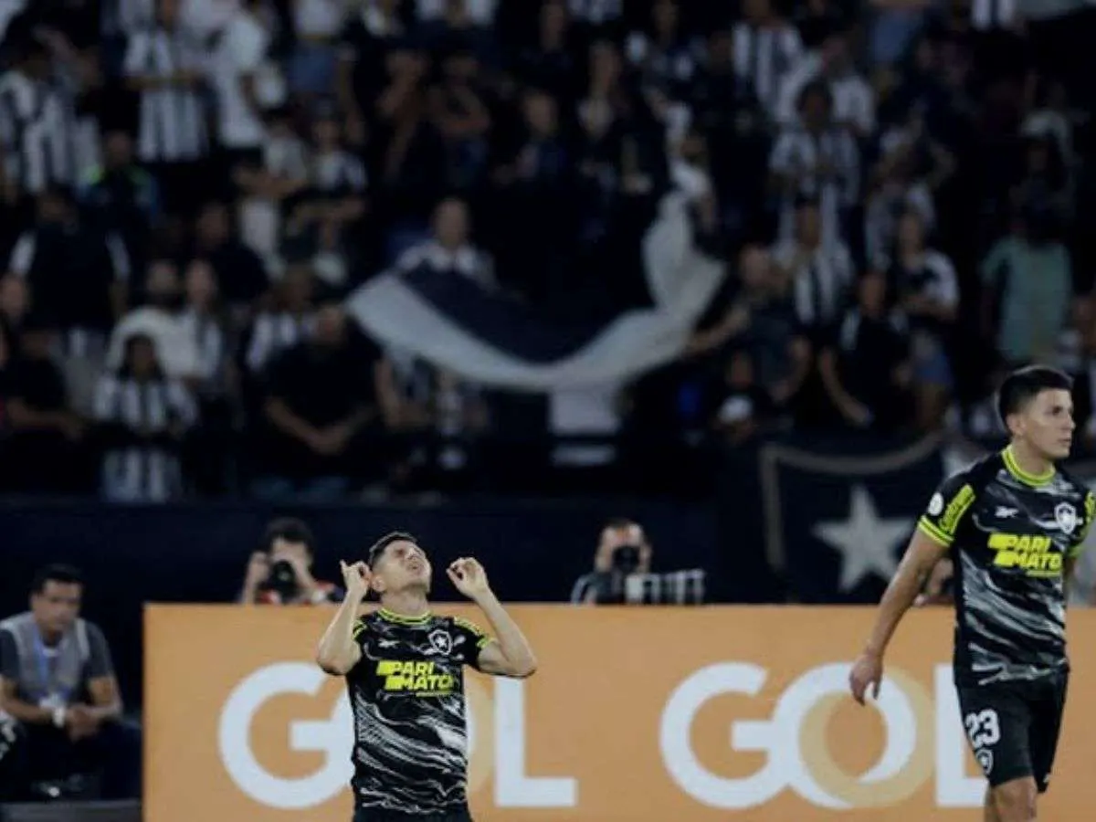 Jefferson Savarino fue protagonista en goleada del Botafogo