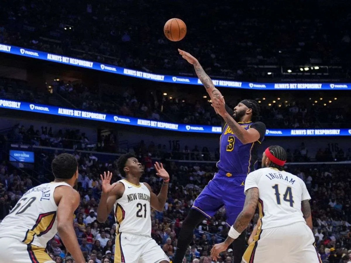 Anthony Davis protagonista del triunfo de los Lakers