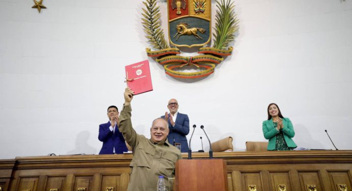 Fascismo y neofascismo: las amenazas del chavismo contra la disidencia, según defensores de DDHH 