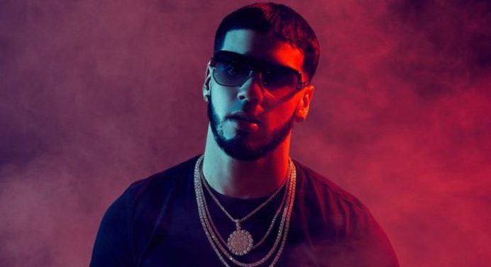 Anuel AA suspendió concierto por problemas cardíacos