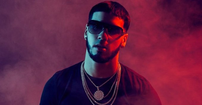 Anuel AA suspendió concierto por problemas cardíacos