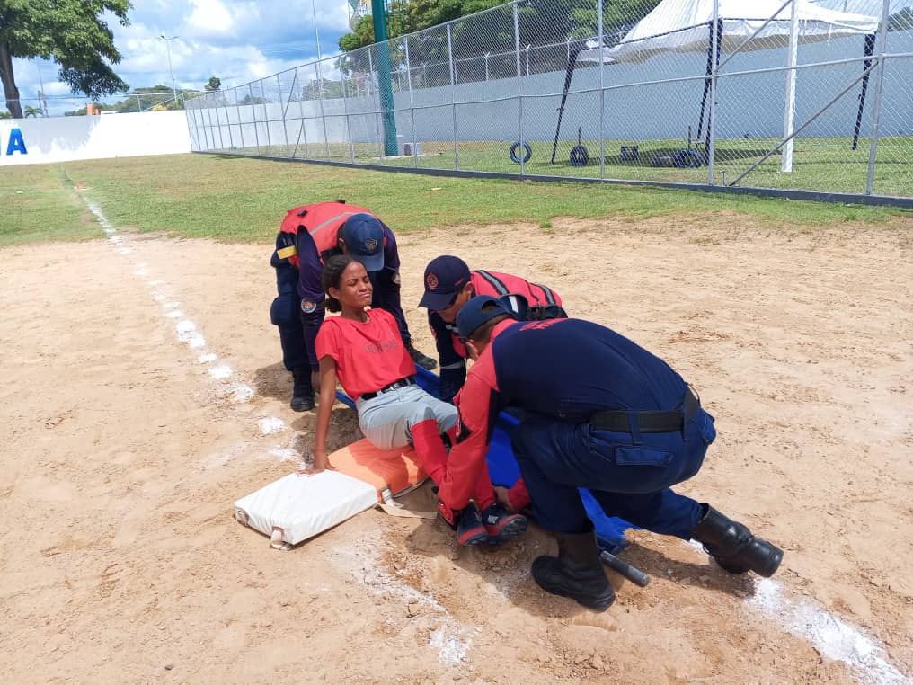 Bomberos y Protección Civil brinda atención oportuna en Juegos Oriente 2024