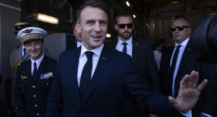 Presidente de Francia pide el cese de las amenazas, detenciones y presiones en Venezuela