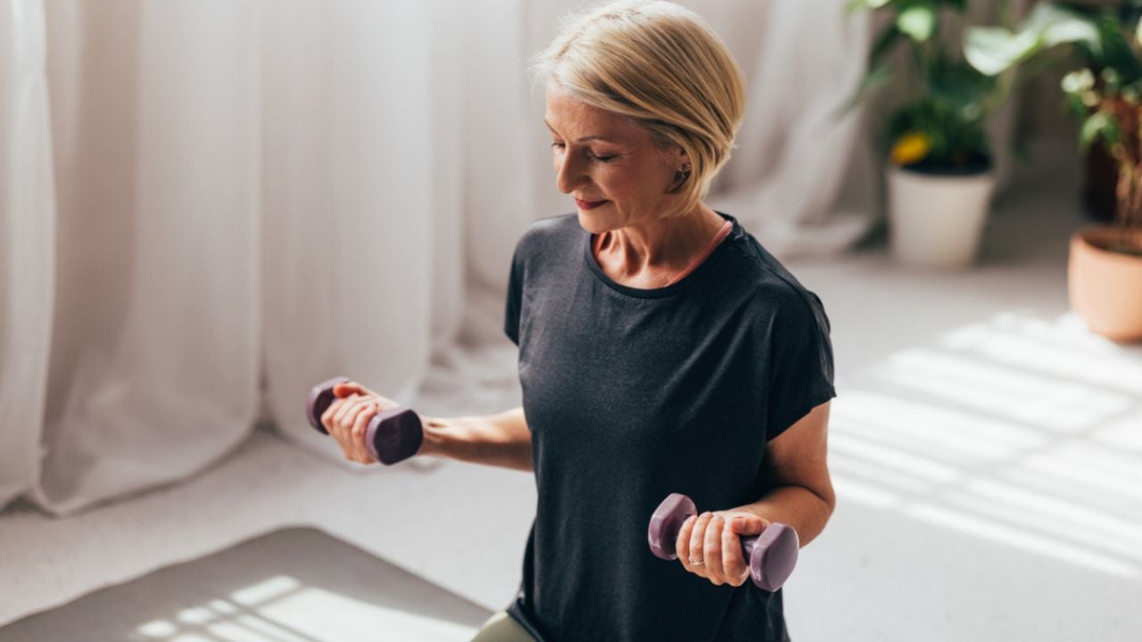 La rutina de ejercicio ideal para perder grasa y lograr un abdomen plano después de los 50 años