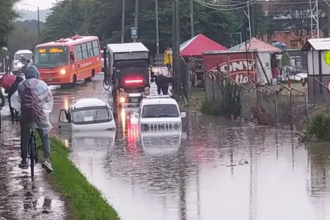 Autoridades recomendaron evitar el tránsito por la autopista norte debido a que un tramo importante permanece cerrado