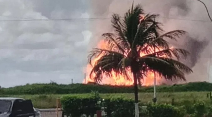 Según informó en la red social X, la cuenta Reporte Ya, debido al fuerte olor a gas se ordenó la evacuación de los habitantes de Punta de Mata.