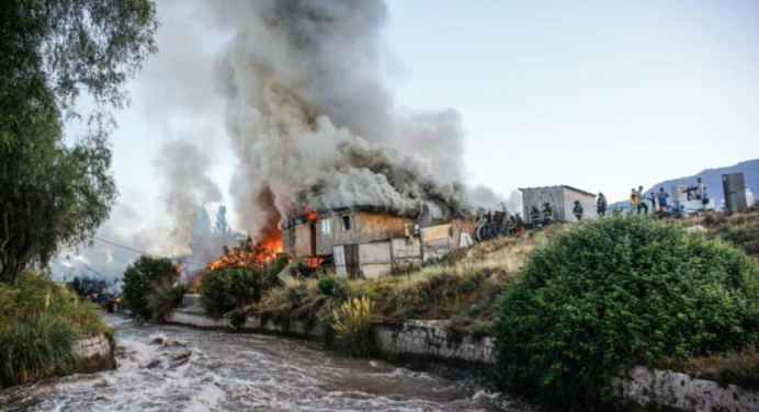 Chile ordena la evacuación en varias zonas del centro del país por incendio forestal