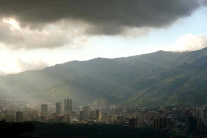 Persiste nubosidad y lluvias en gran parte del país este viernes