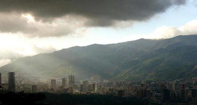 Persiste nubosidad y lluvias en gran parte del país este viernes