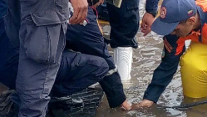 Hospital Pérez de León se inunda por fuertes lluvias de este domingo