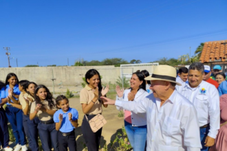 Gobernador Inicia Rehabilitación de Liceo en Tubores