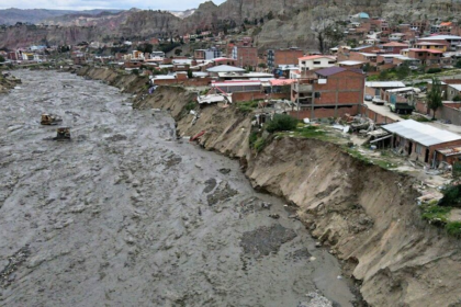 Fuertes lluvias generaron avalancha de lodo en Bolivia