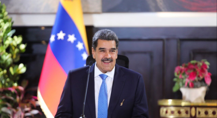 En la jornada de este martes, Maduro también declaró en sesión permanente al Consejo Económico Nacional