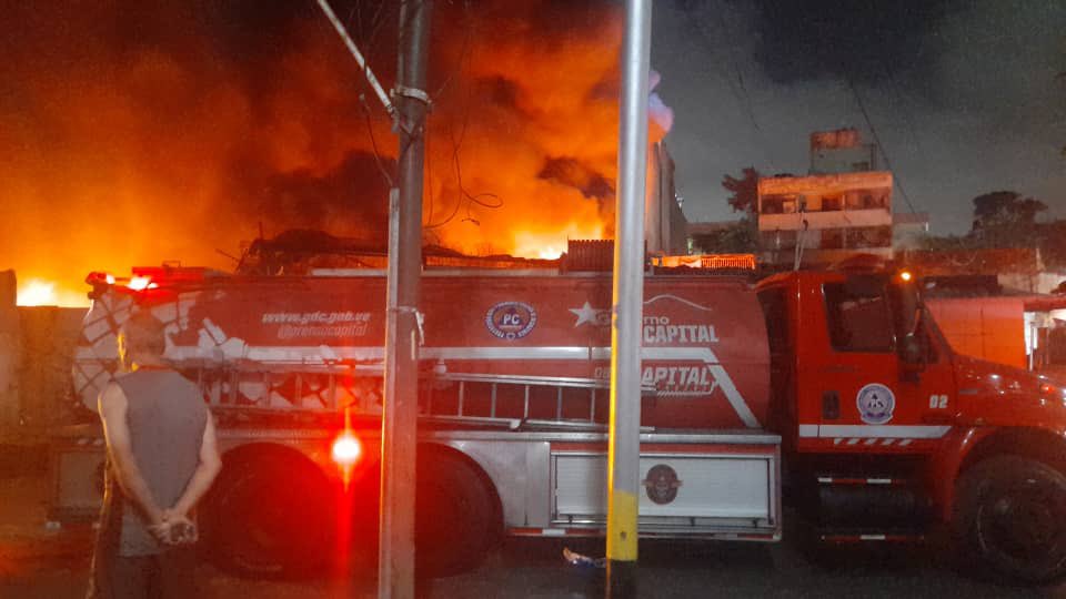 Se incendió galpón dejando 7 lesionados en Caracas