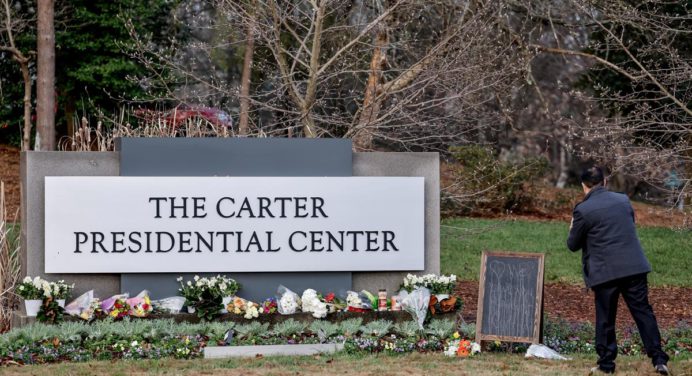 Carter: El incansable luchador por la democracia según la oposición