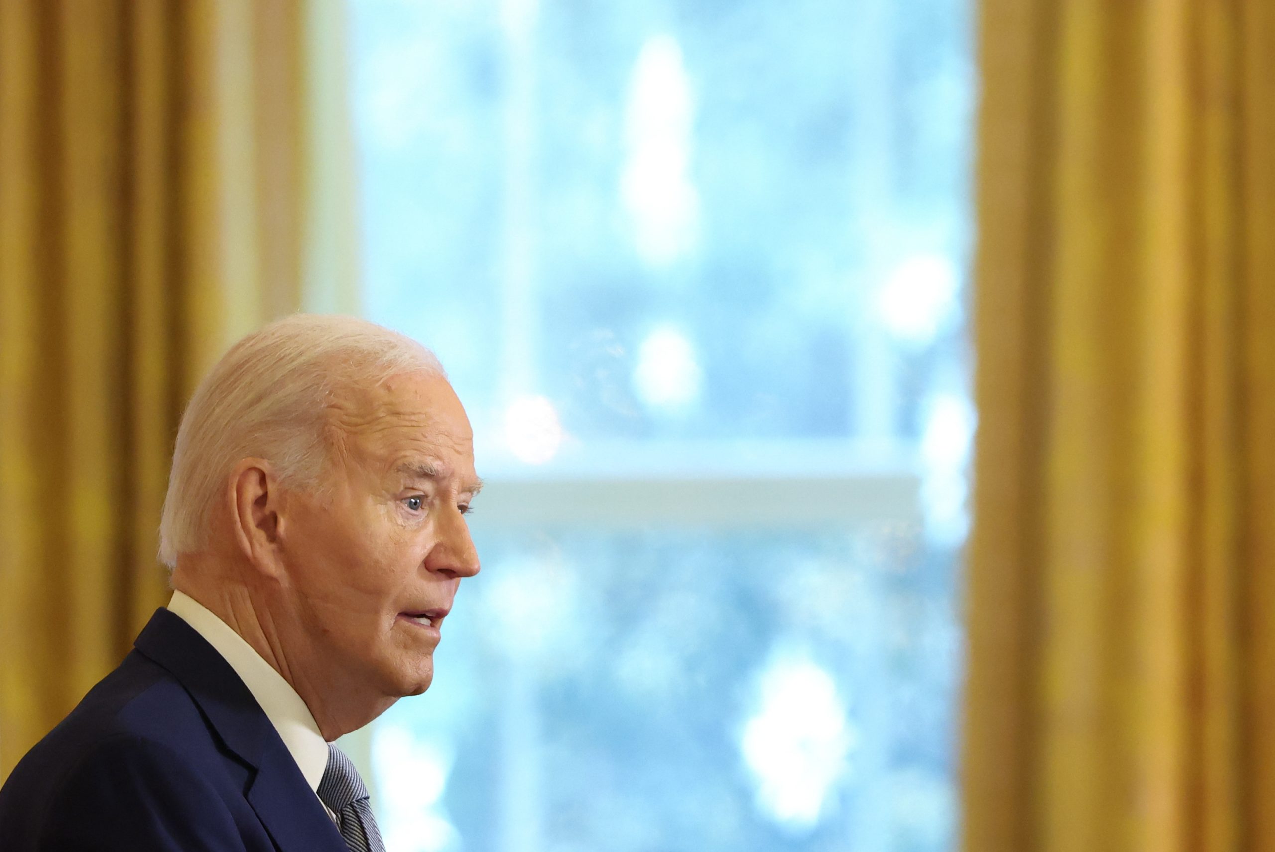 Joe Biden conmuta las penas de 1.500 reclusos