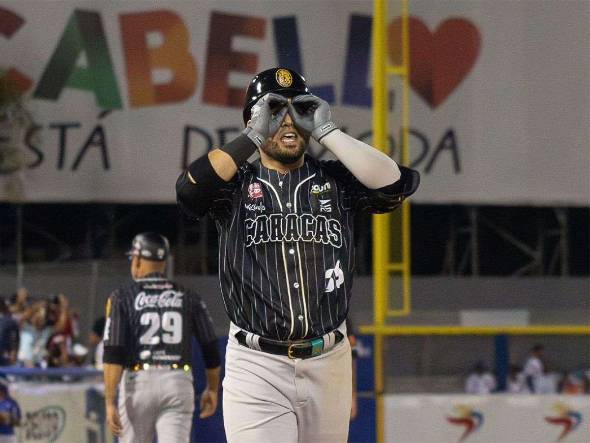 Eugenio Suárez rompe récord con 8 jonrones