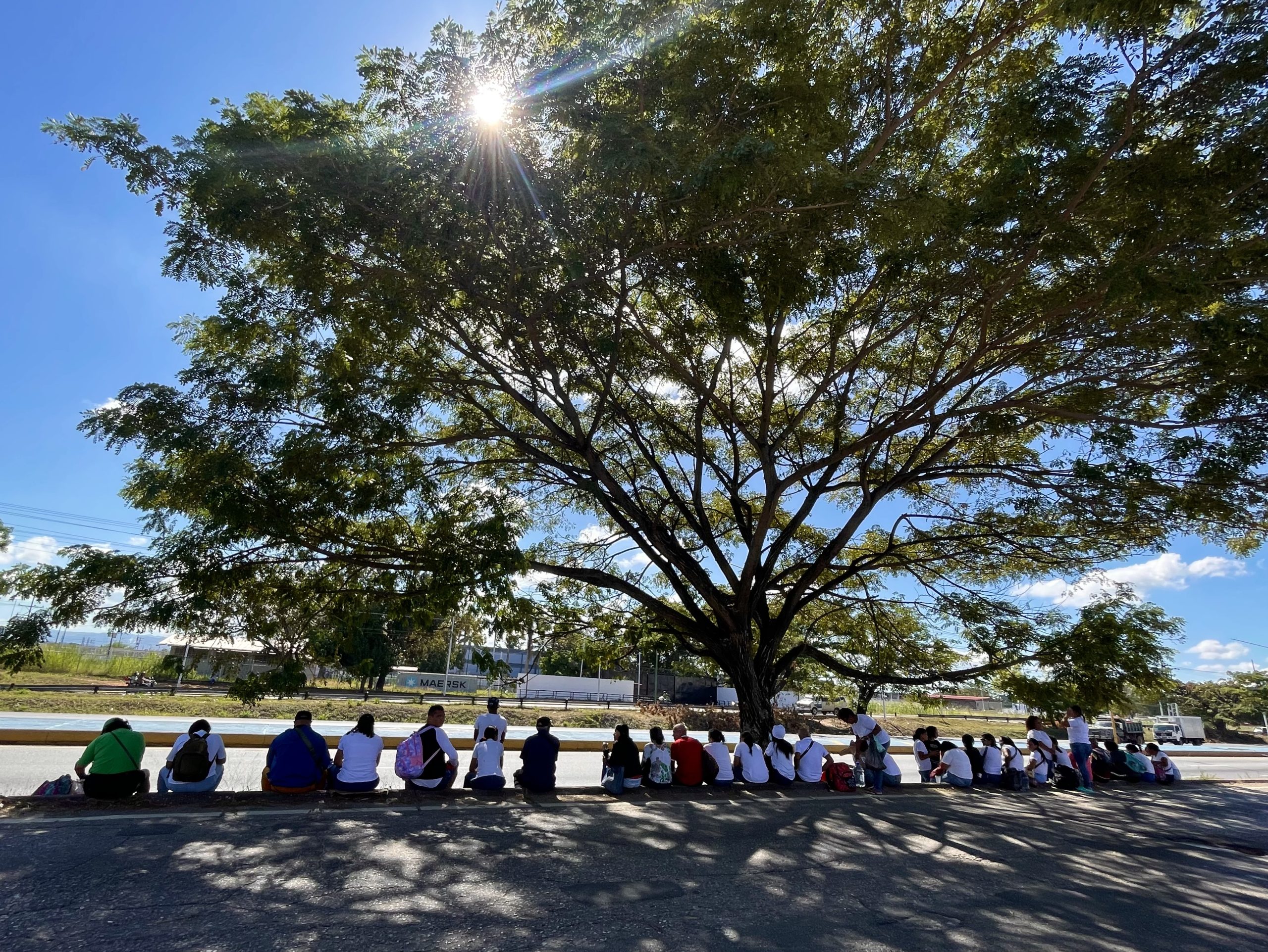 Papás en las afueras de Tocuyito: luchando por ver a sus hijos