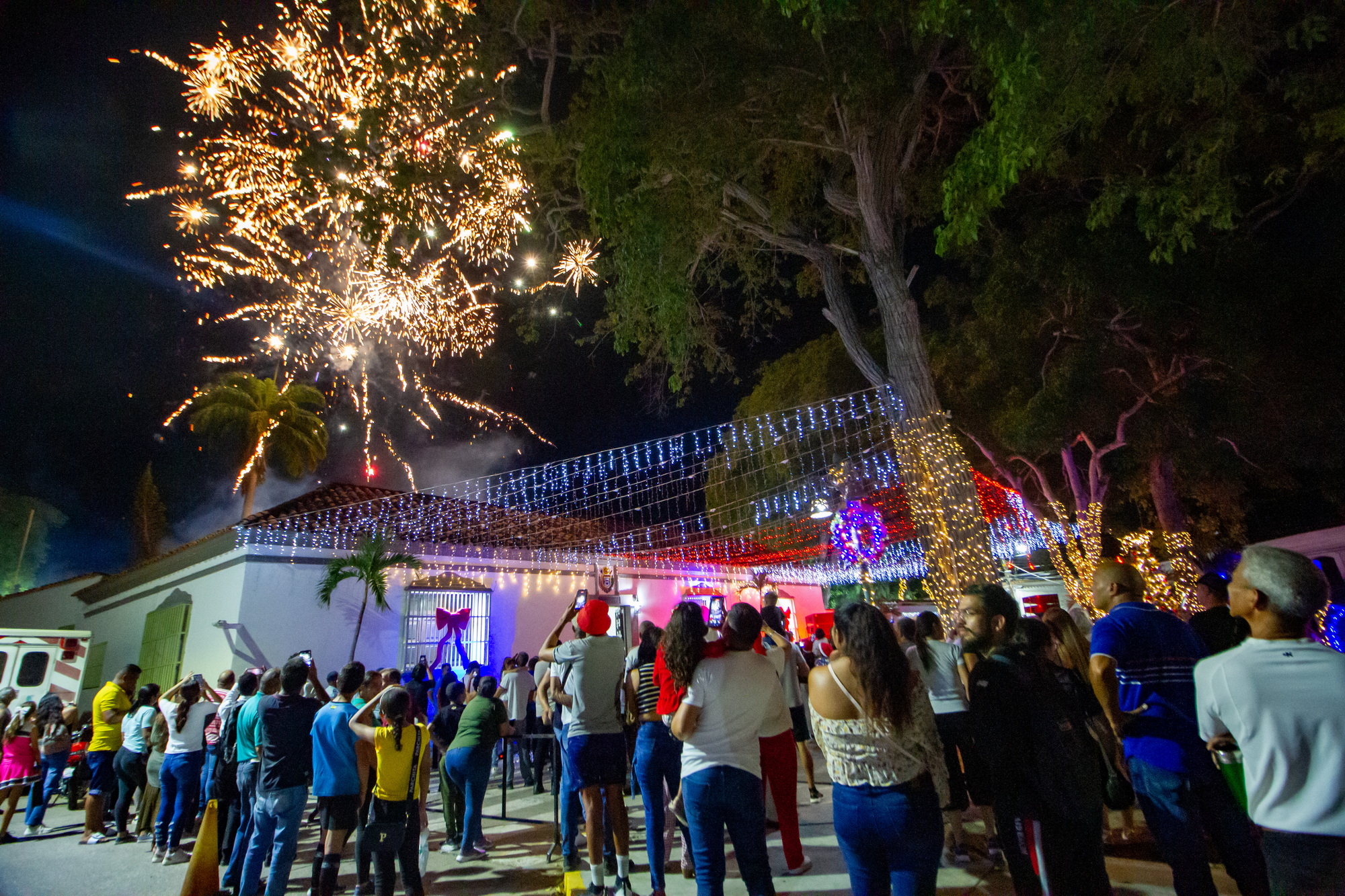 Celebración del encendido navideño en Nueva Esparta