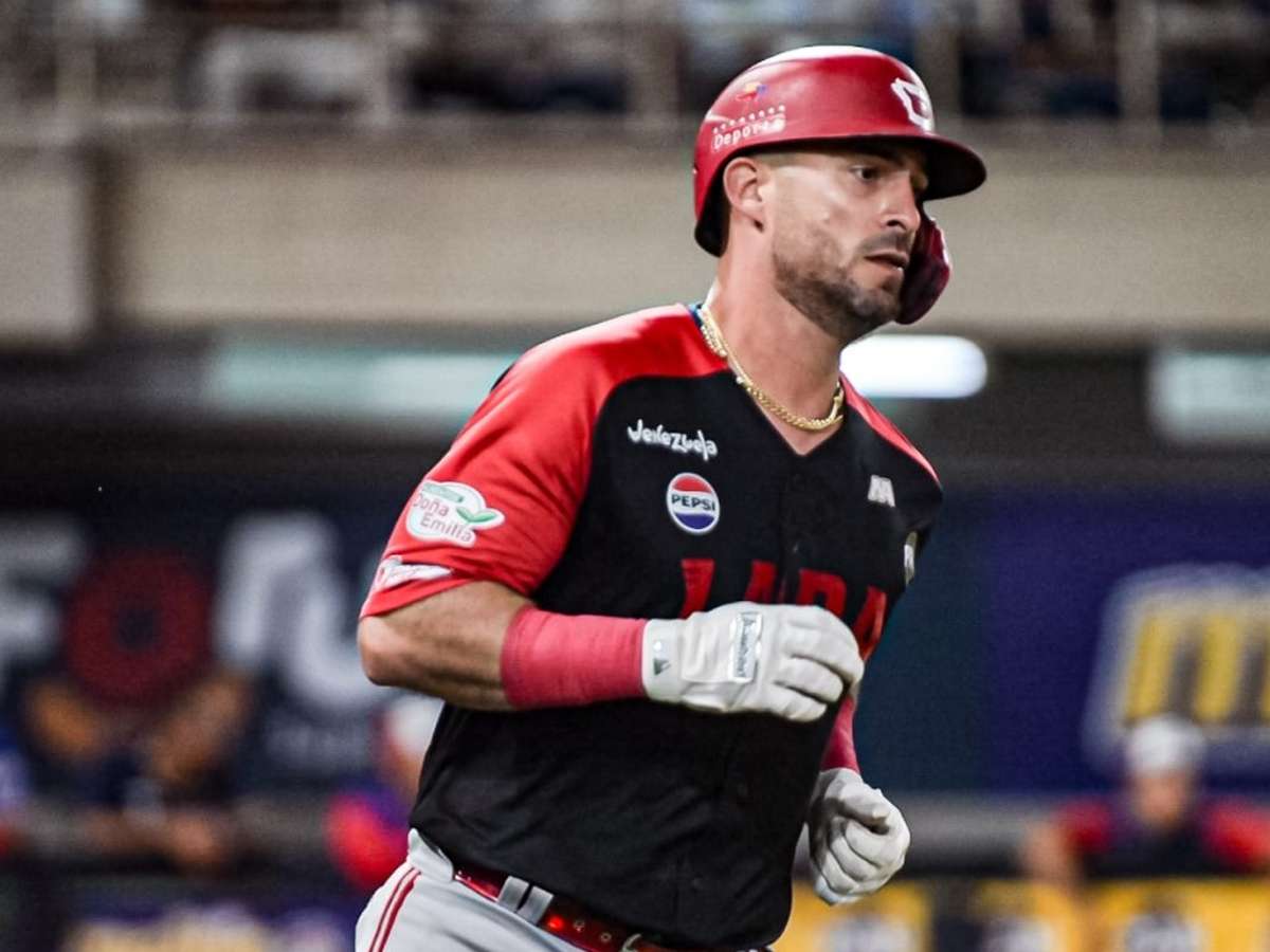 Cardenales vuela alto y vence a Tigres en festival de batazos