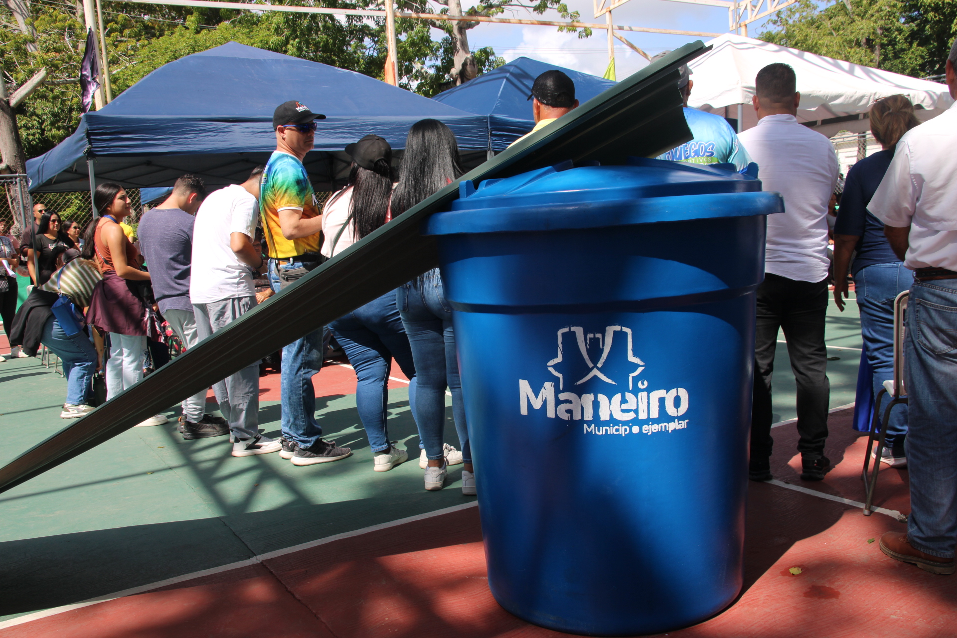 Alcalde Morel David Rodríguez impulsa mejoras en viviendas de Maneiro