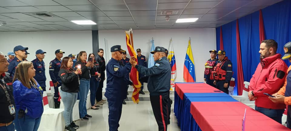 Nuevo comandante de los Bomberos aeronáuticos asume el cargo