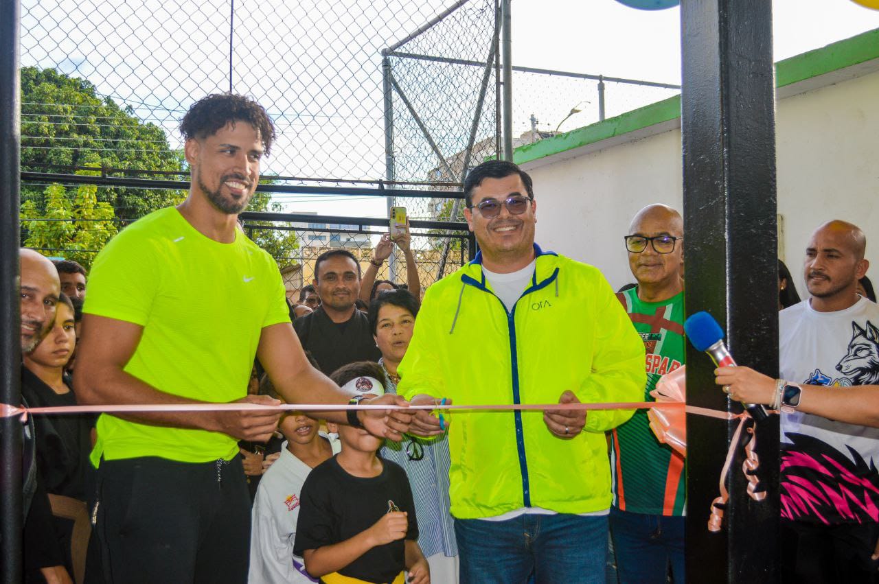 Rehabilitación de la cancha “Carlos Caroca Rodríguez” por Alcaldía y Fundación “Hermanos Centeno”