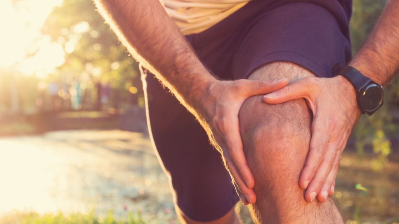 La fruta que elimina la inflamación en articulaciones y reduce el dolor de rodillas en poco tiempo