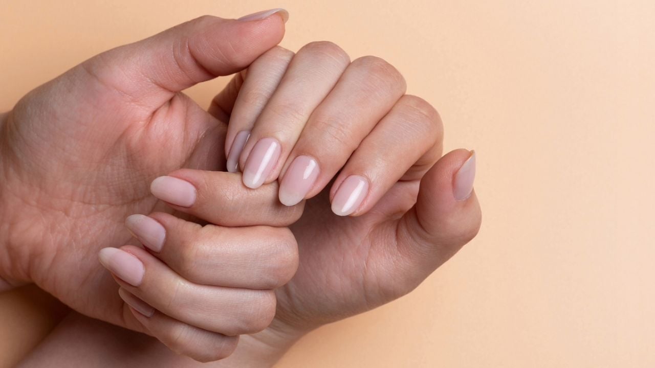 El remedio casero natural que fortalece las uñas, evita que se rompan y las hace lucir radiantes