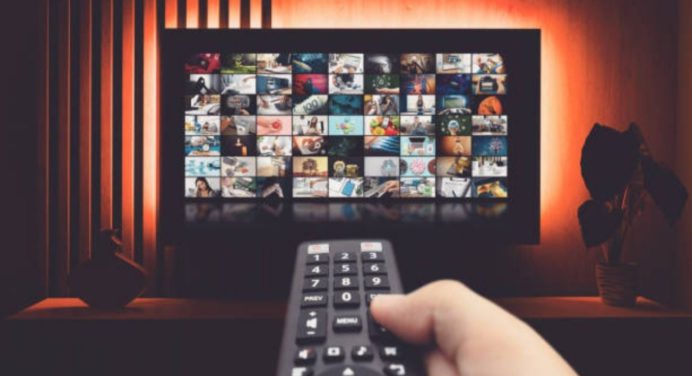 Adiós a tu televisor: la elegante y tecnológica tendencia para tu hogar.