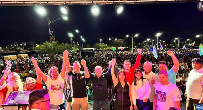 Juan Griego: Encendieron las luces navideñas en el renovado Parque Bicentenario