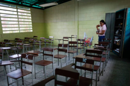 Un docente venezolano necesita casi 30 veces su sueldo para alimentar a una familia