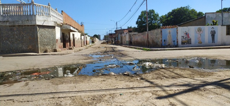 Vecinos de Ciudad Cartón Claman por Solución a Problema de Aguas Negras