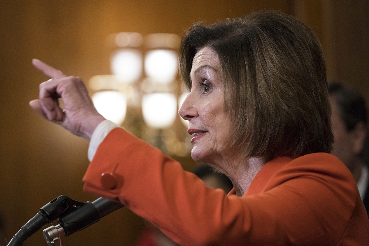 Nancy Pelosi hospitalizada tras sufrir una caída en Luxemburgo