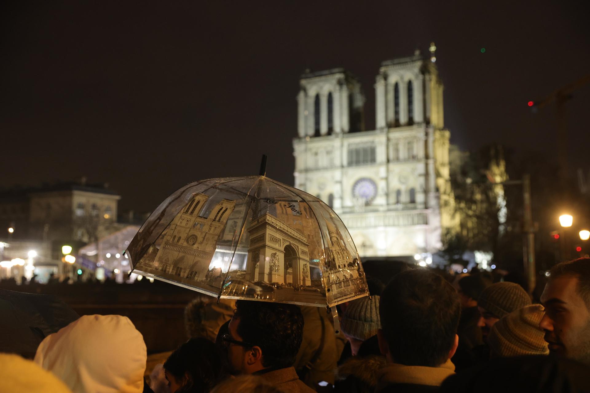 Resonando en Notre Dame: París recupera su catedral