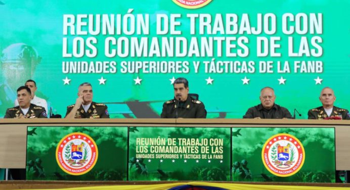 «Maduro fortalece estrategias militares con comandantes de la FANB» – Optimizando la defensa nacional