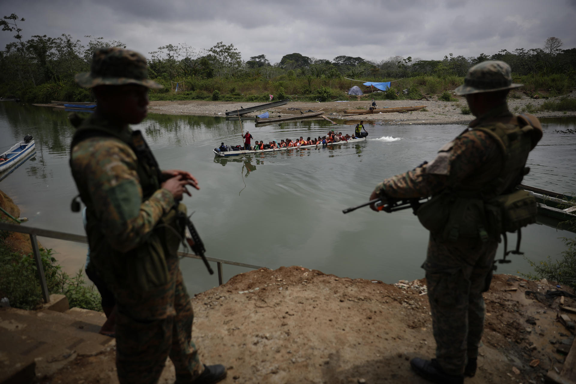 Descenso del 41% en cruces por el Darién en 2024, confirma Migración Panamá