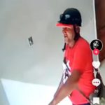 En la red tiktok se publica un video de las cámaras de seguridad de la residencia en Porlamar donde vivían madre e hija, y claramente se muestra al hombre que las acompaña