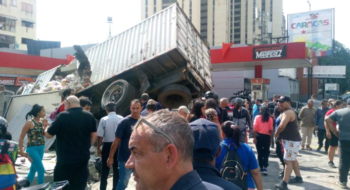 Tragedia en estación de servicios de Maripérez: tres muertos y varios heridos