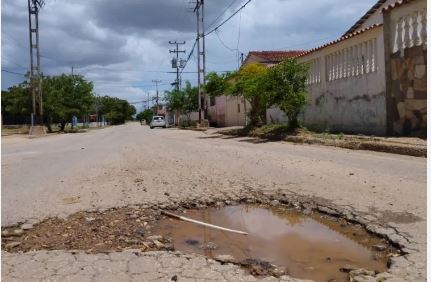 Nueva Esparta: Urbanización Mariscal clama por reparación de bote de agua blanca